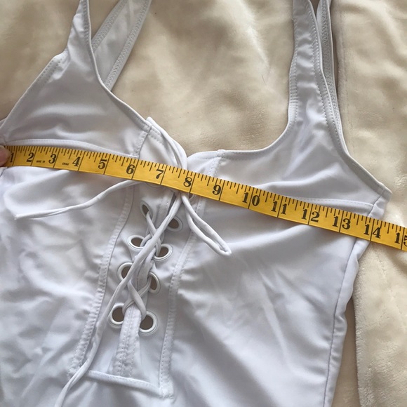 Laceup one piece - Picture 4 of 4